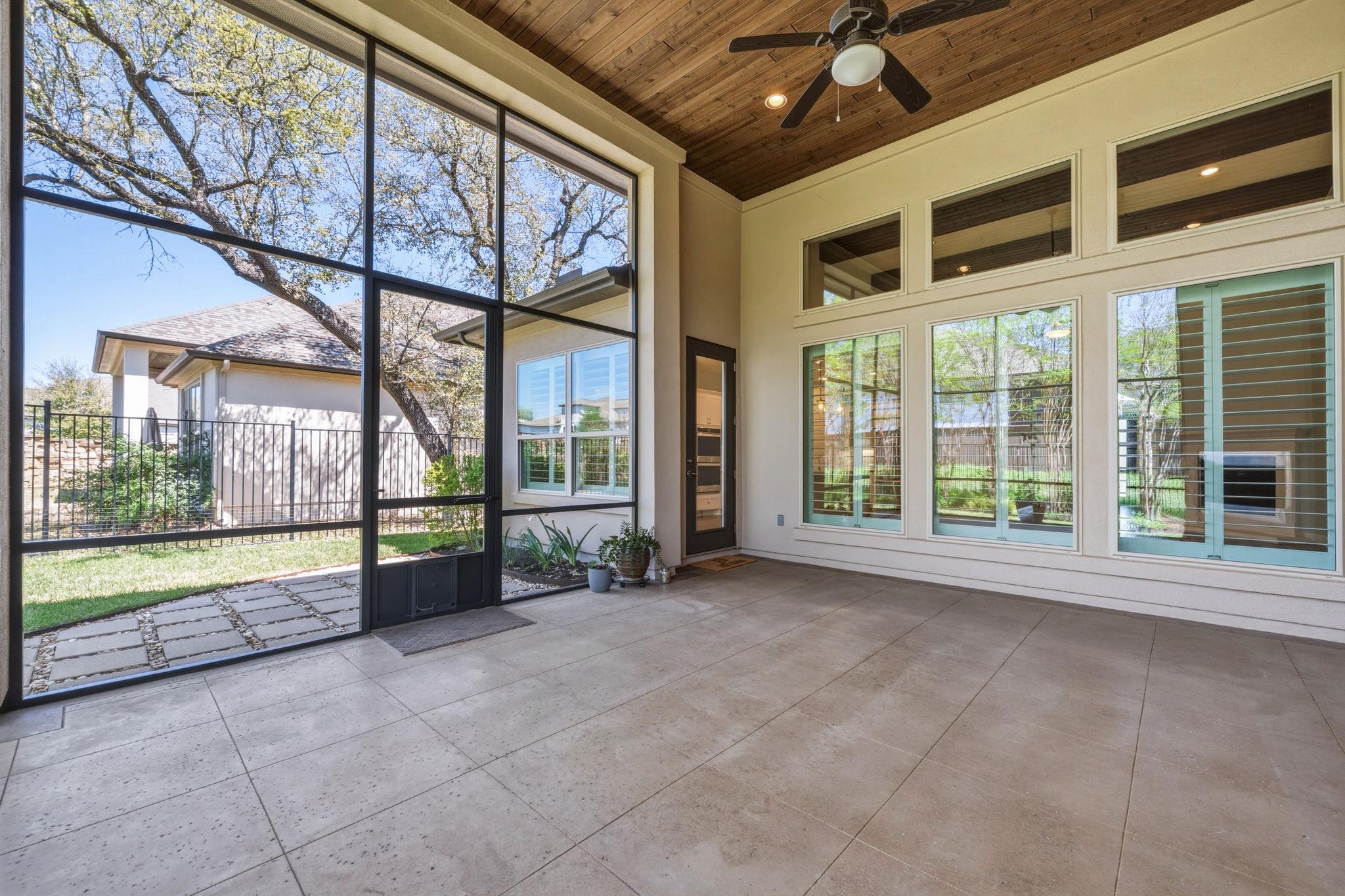 220 Mendocino LN