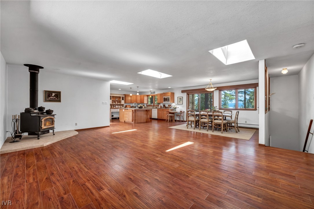 621 Woodridge Cir