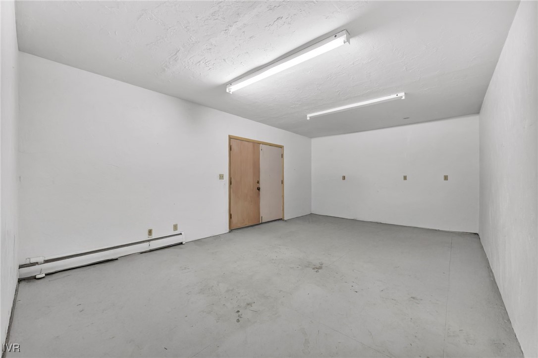 621 Woodridge Cir