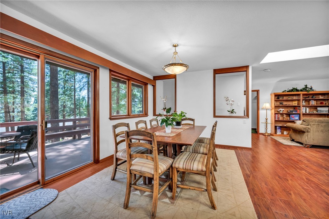 621 Woodridge Cir