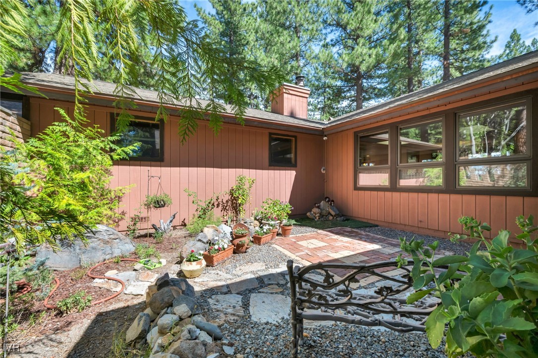 621 Woodridge Cir