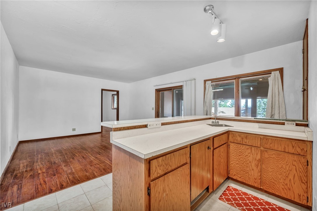 621 Woodridge Cir