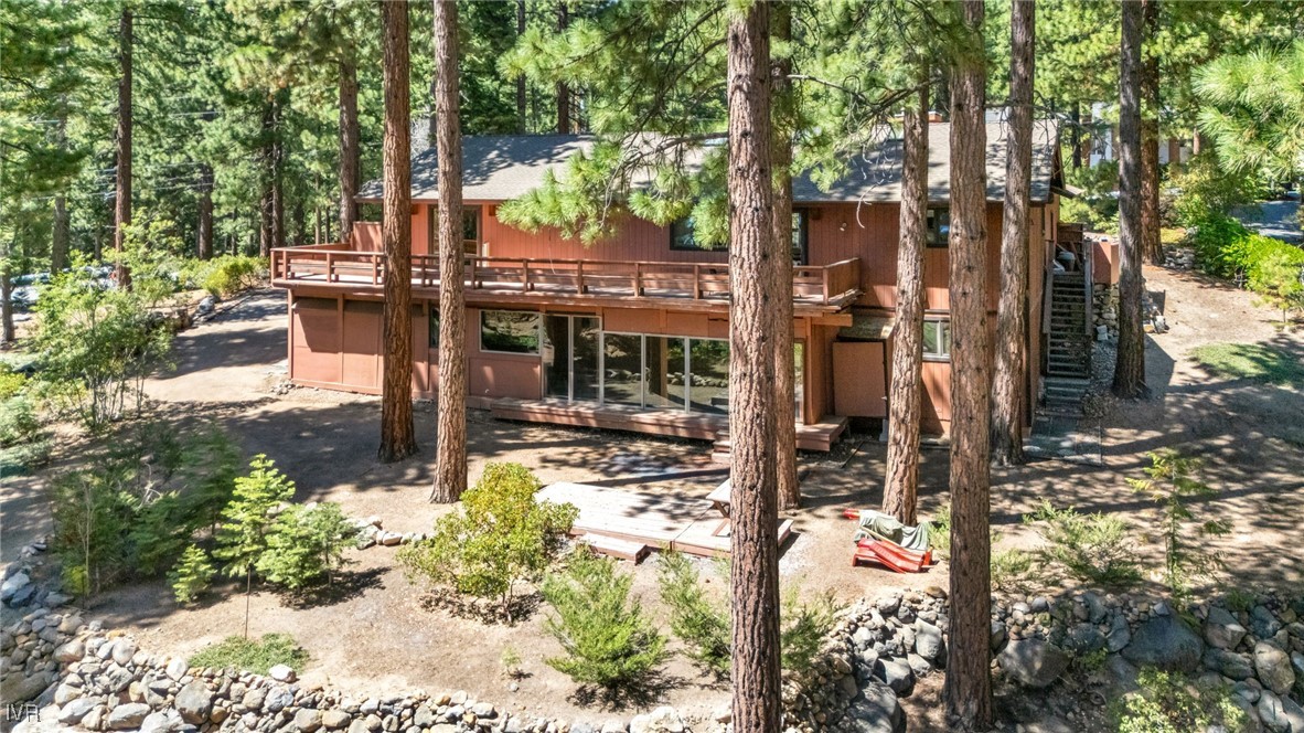 621 Woodridge Cir