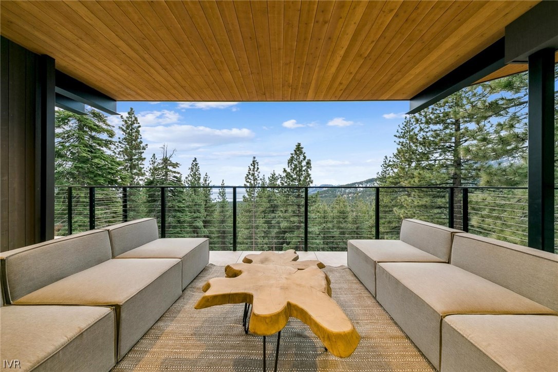 739 Burgundy Road