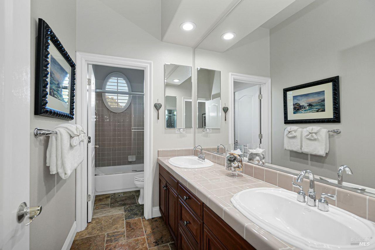5313 Autumn Rock Ct