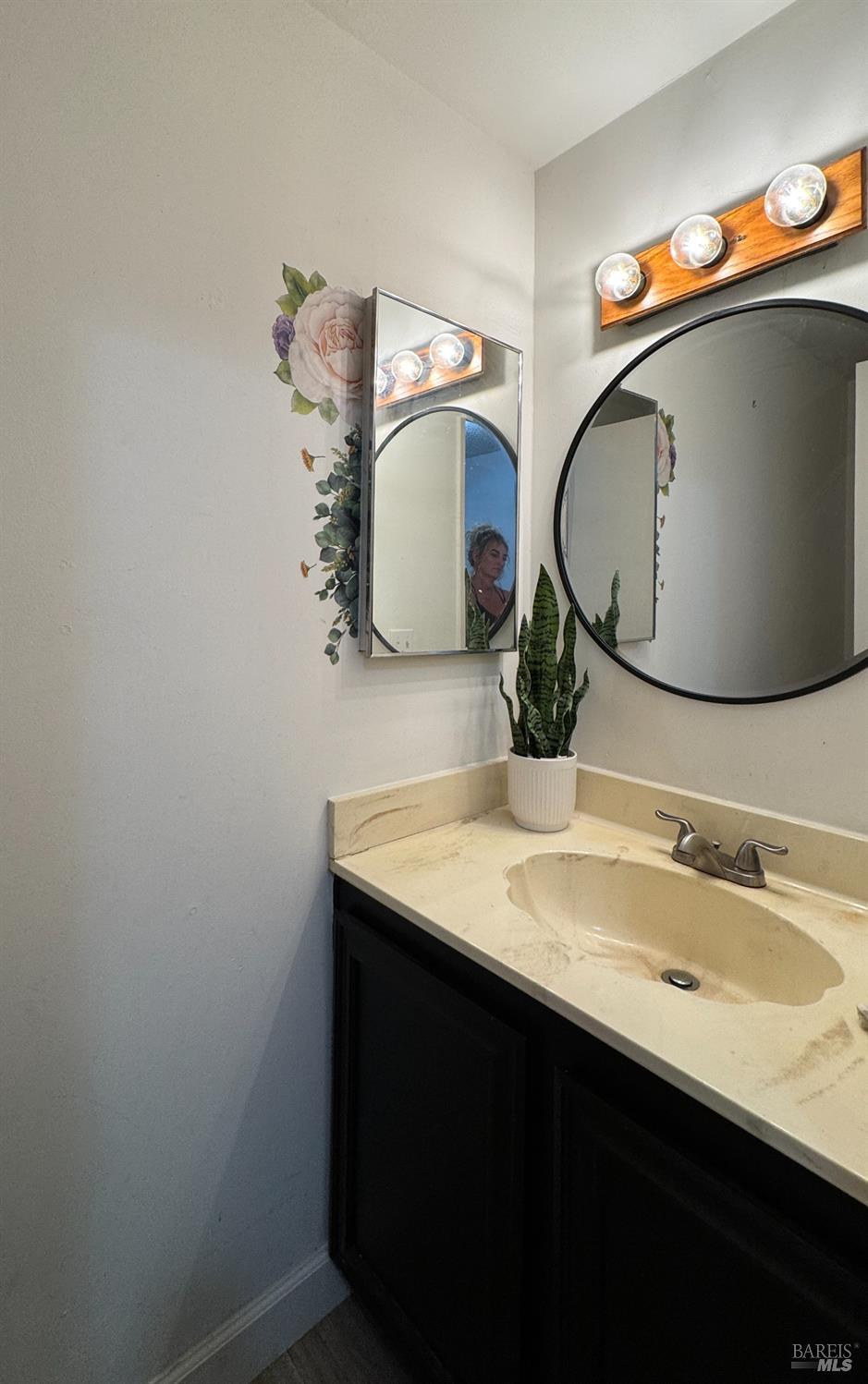 101 Panorama Dr