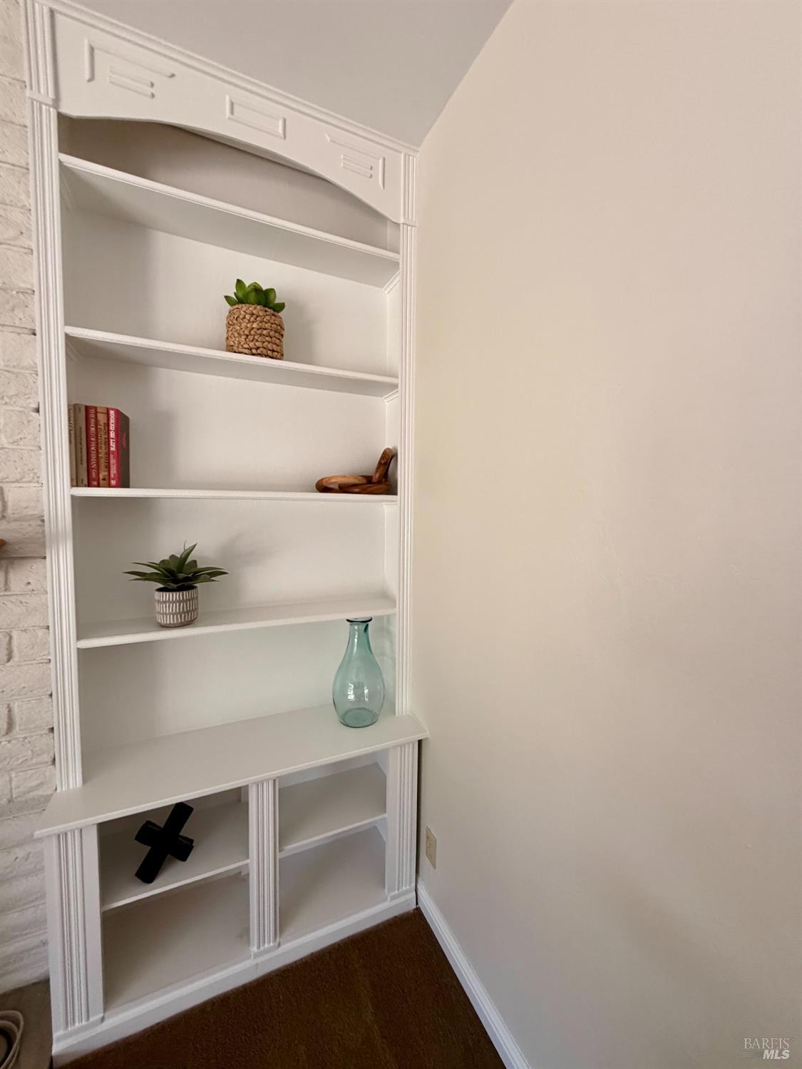 1608 Thornwood Drive