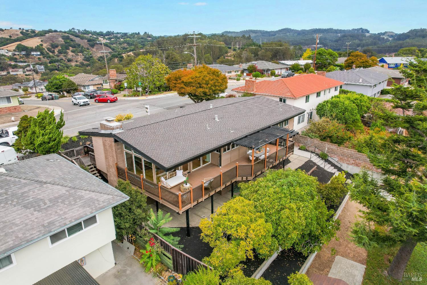 1693 View Drive