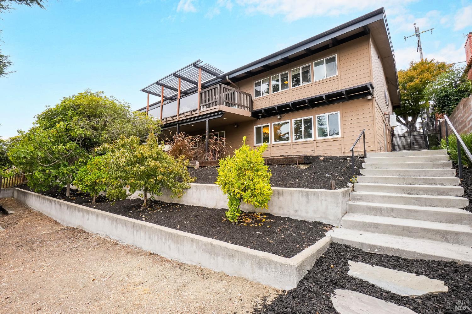 1693 View Drive