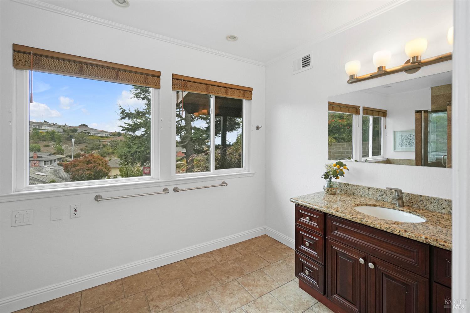1693 View Drive