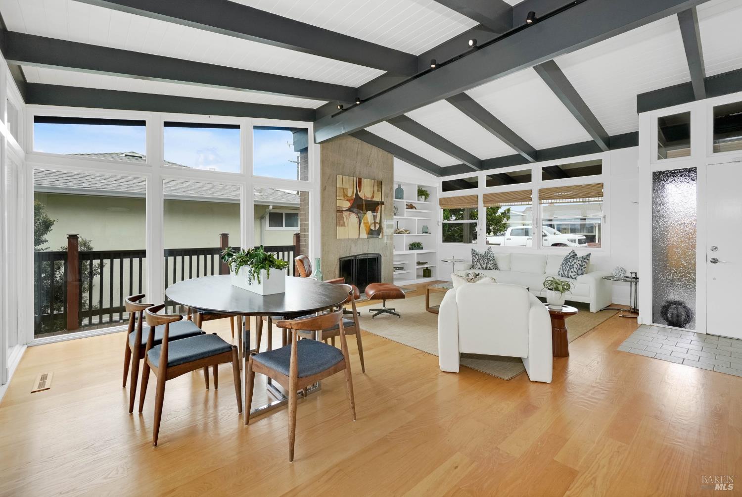 1693 View Drive
