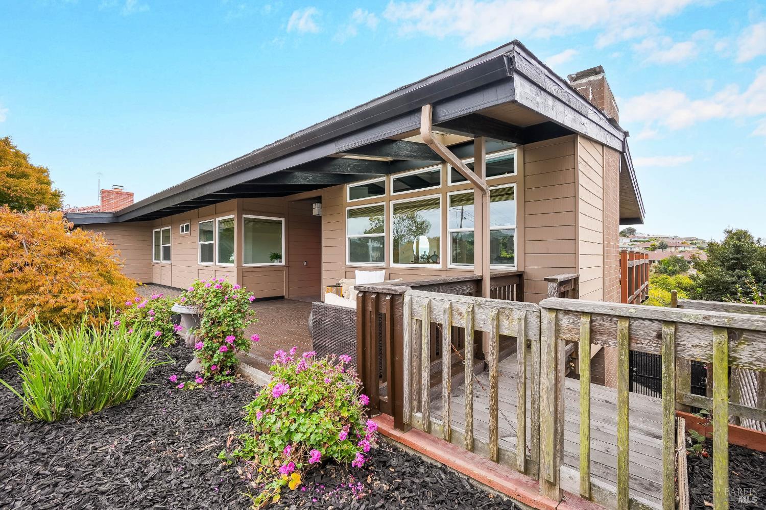 1693 View Drive