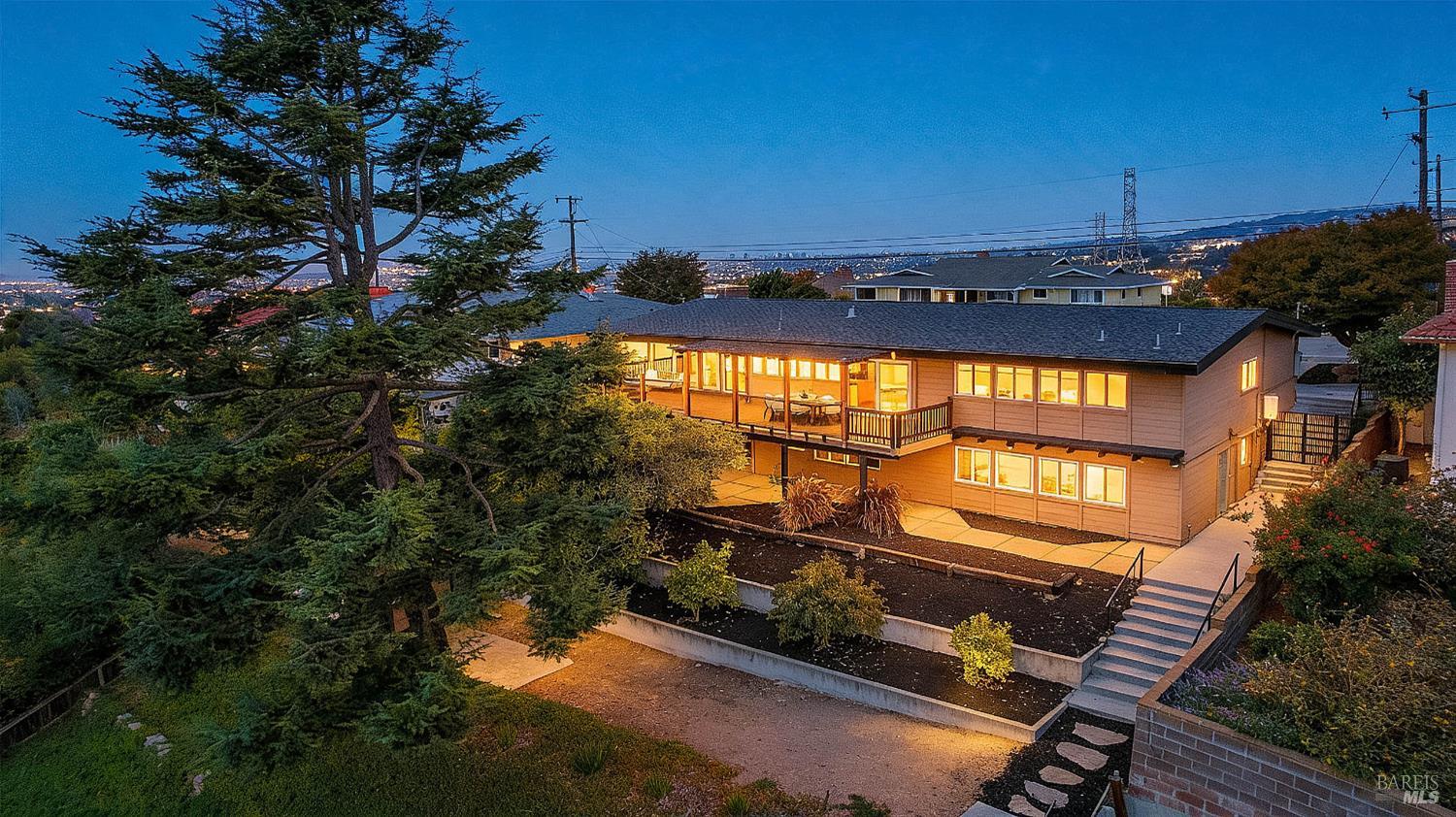 1693 View Drive