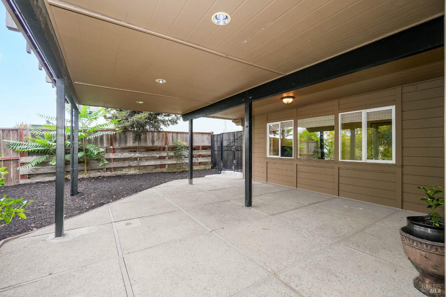 1693 View Drive