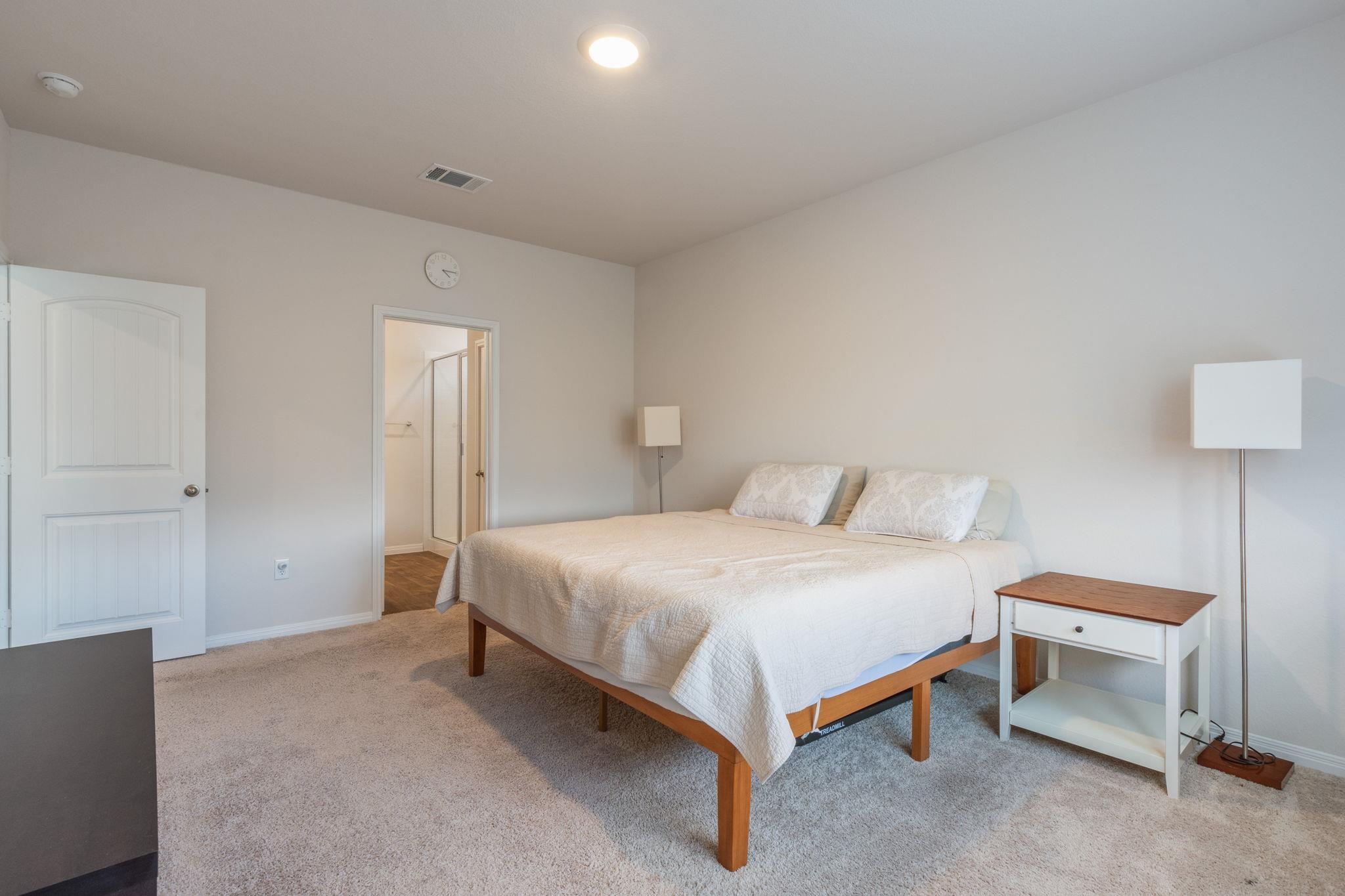 205 Charles TRL