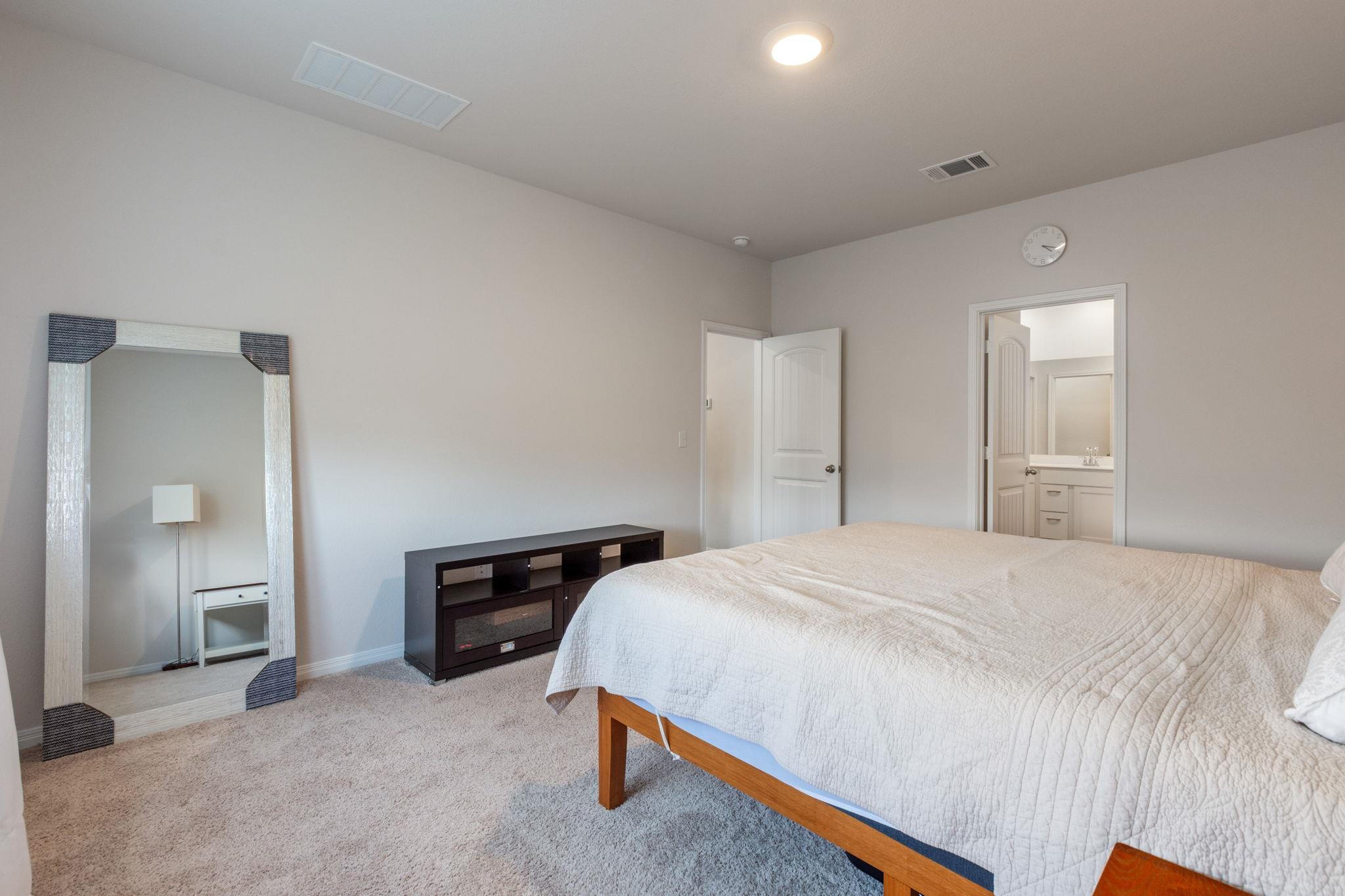 205 Charles TRL