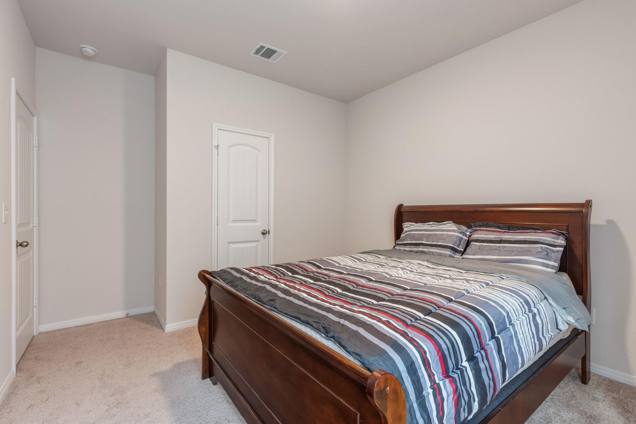 205 Charles TRL