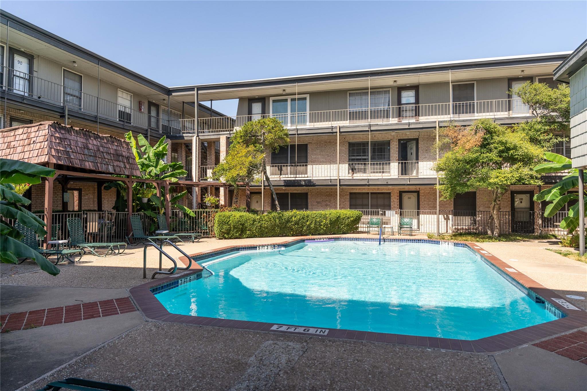 2425 Ashdale DR # 18