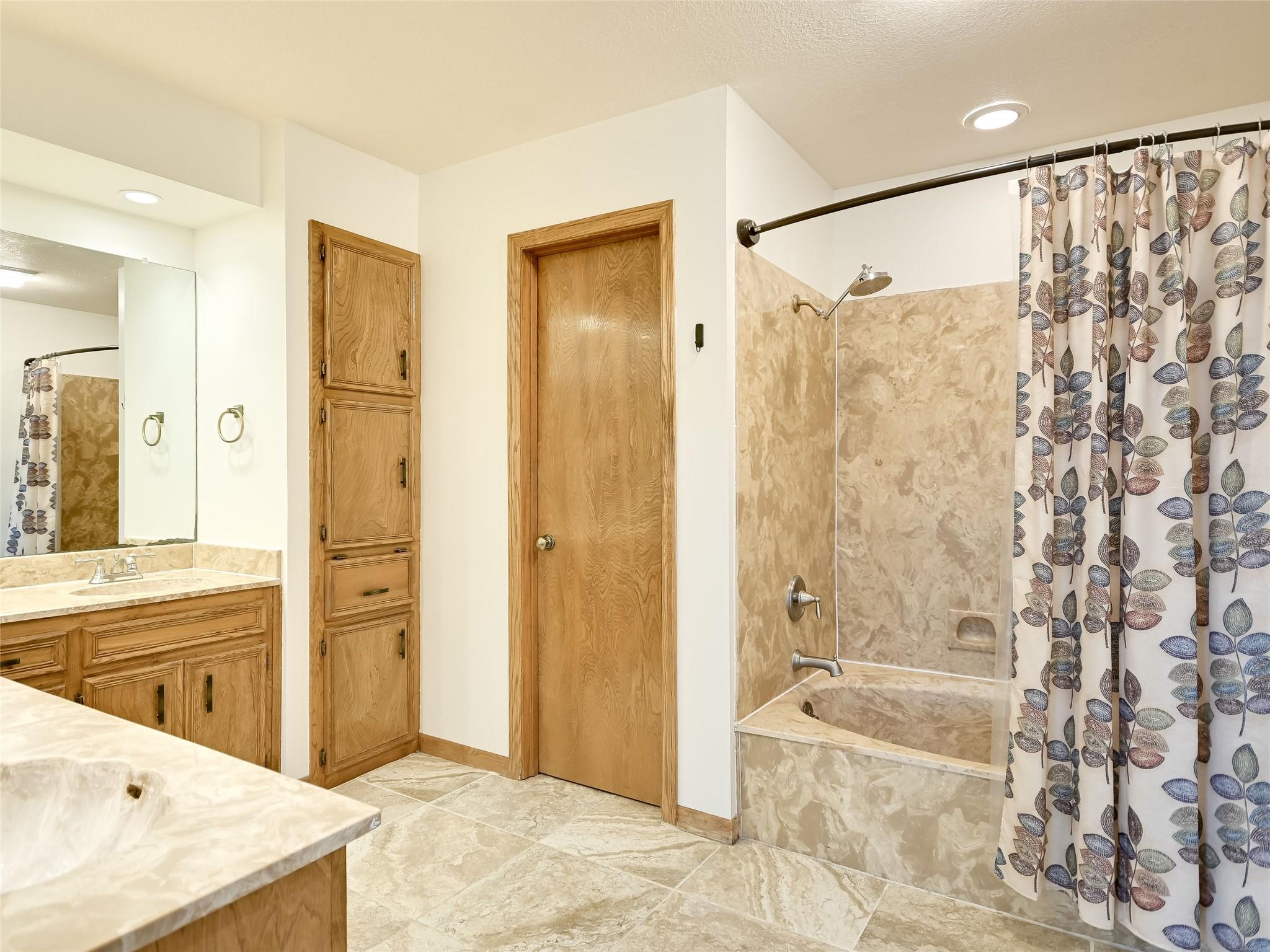 9202 Knoll Crest LOOP