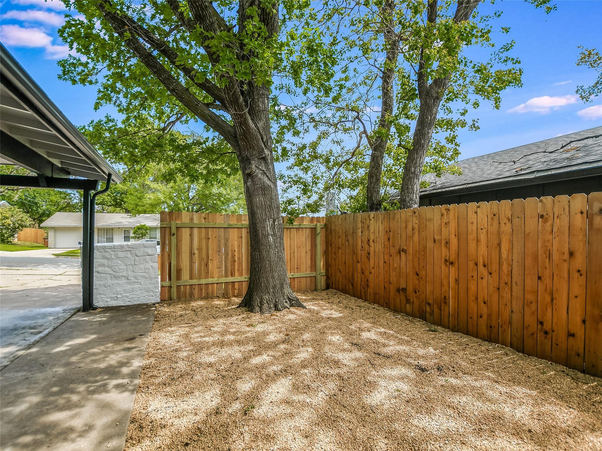 2504 Audubon PL