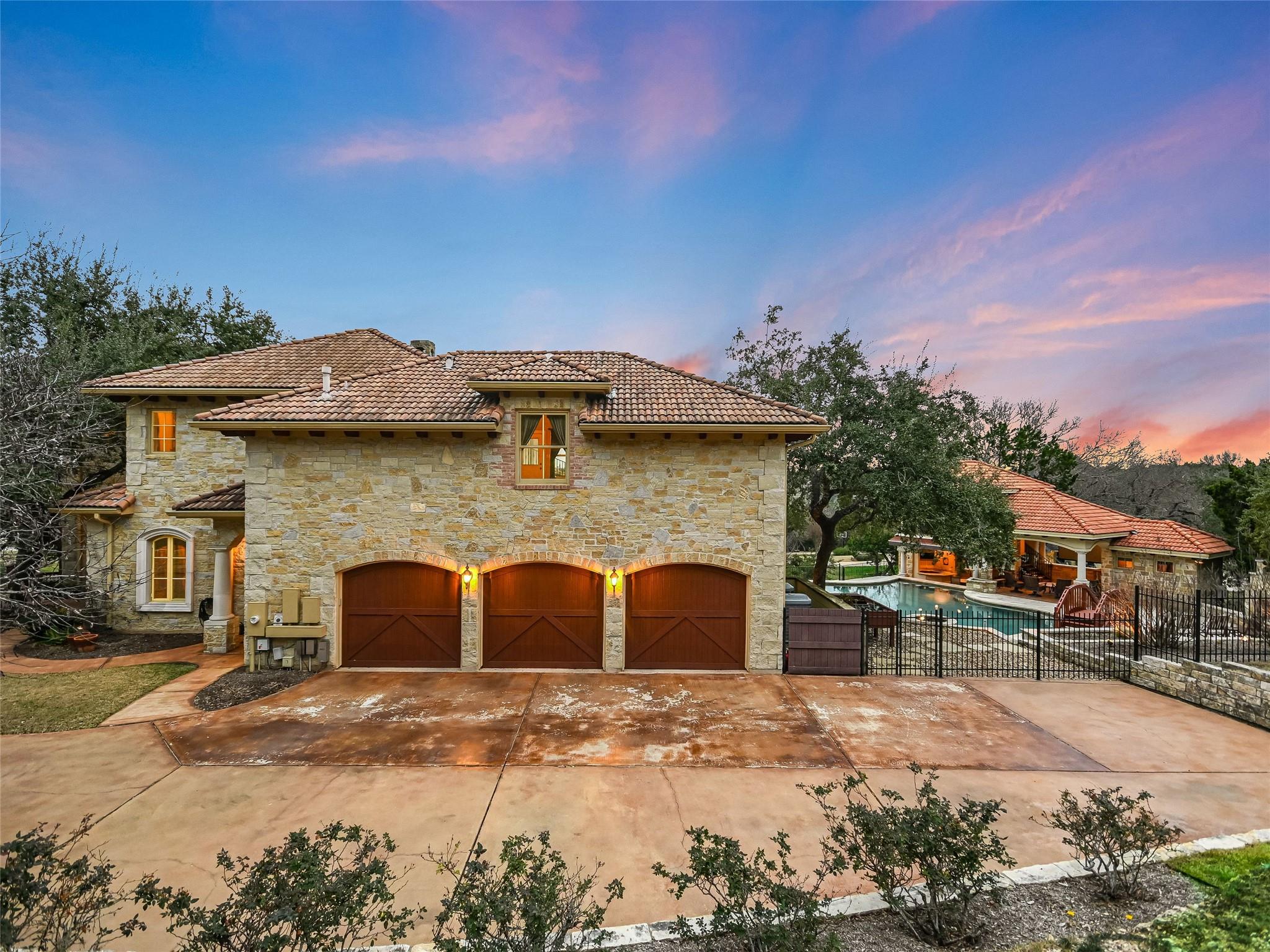 4700 High Gate DR