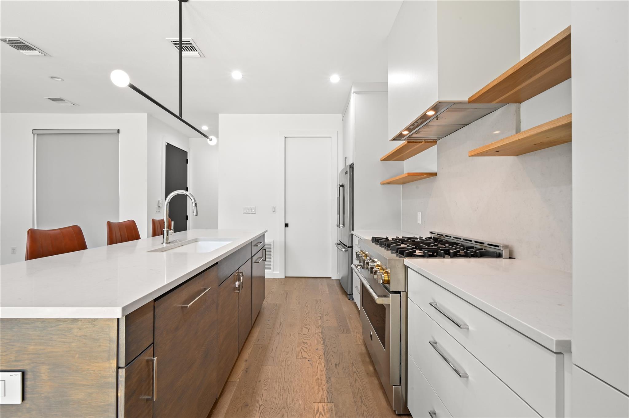 3004 Fontana DR