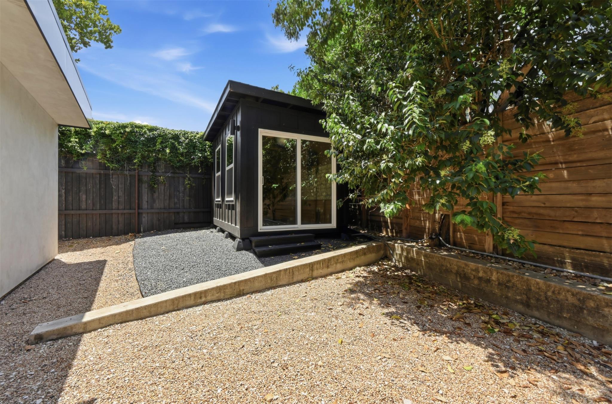 3004 Fontana DR