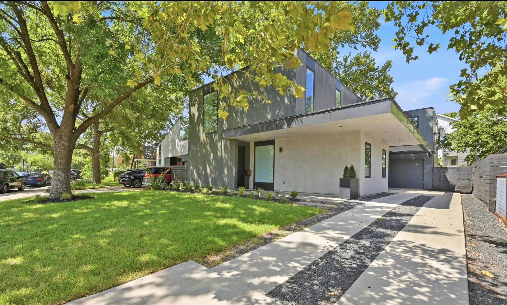 3004 Fontana DR