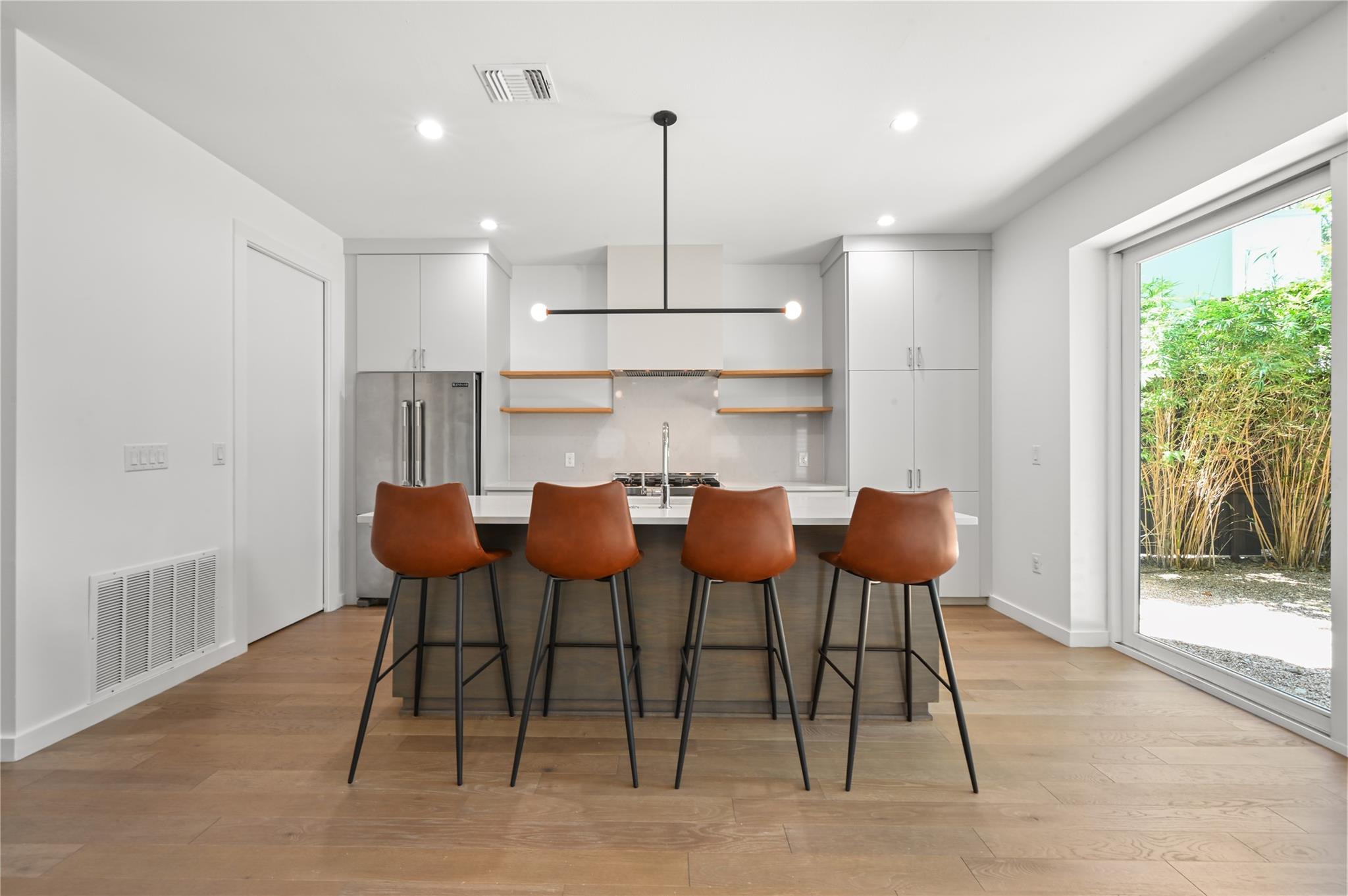3004 Fontana DR