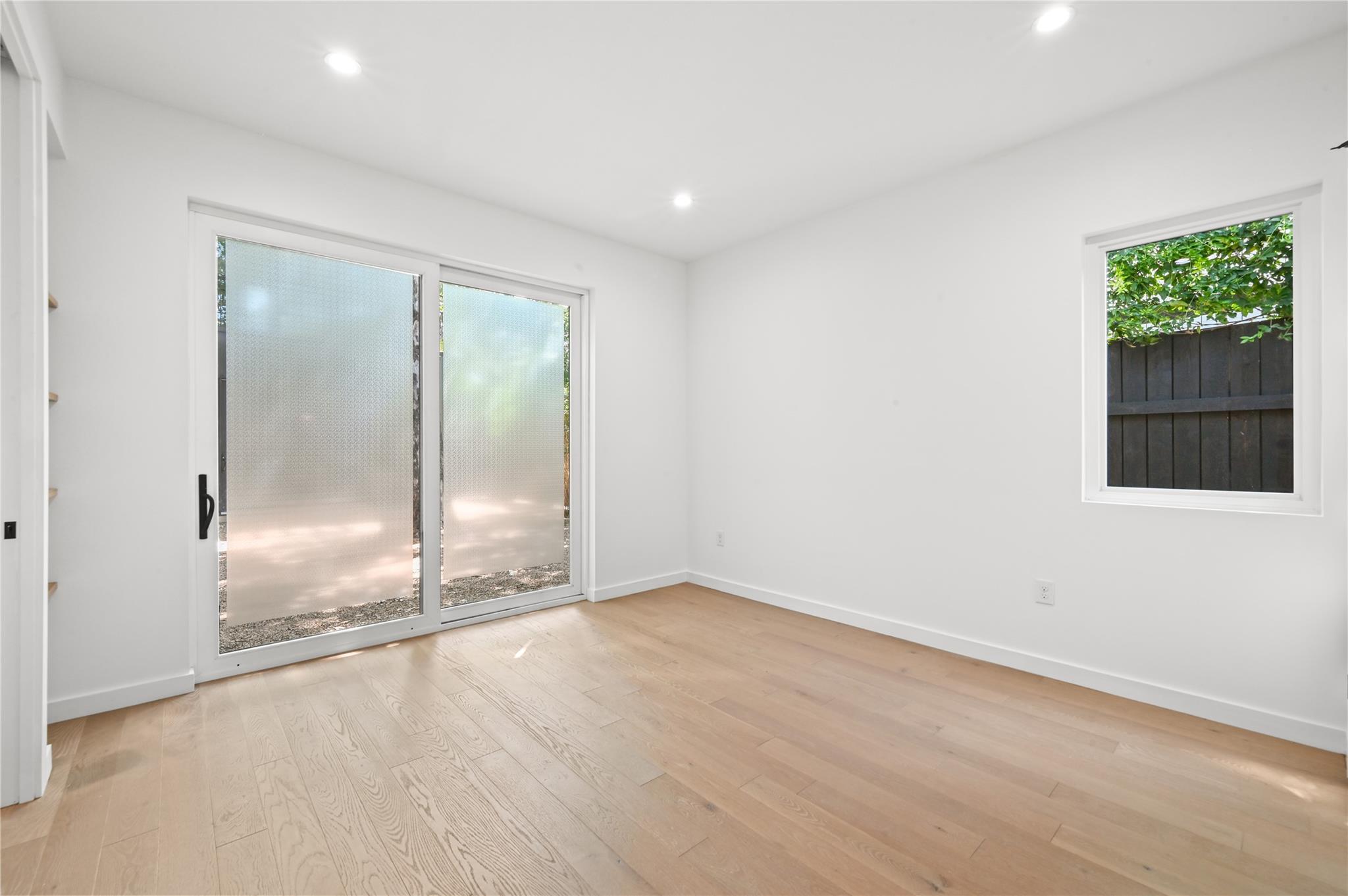 3004 Fontana DR