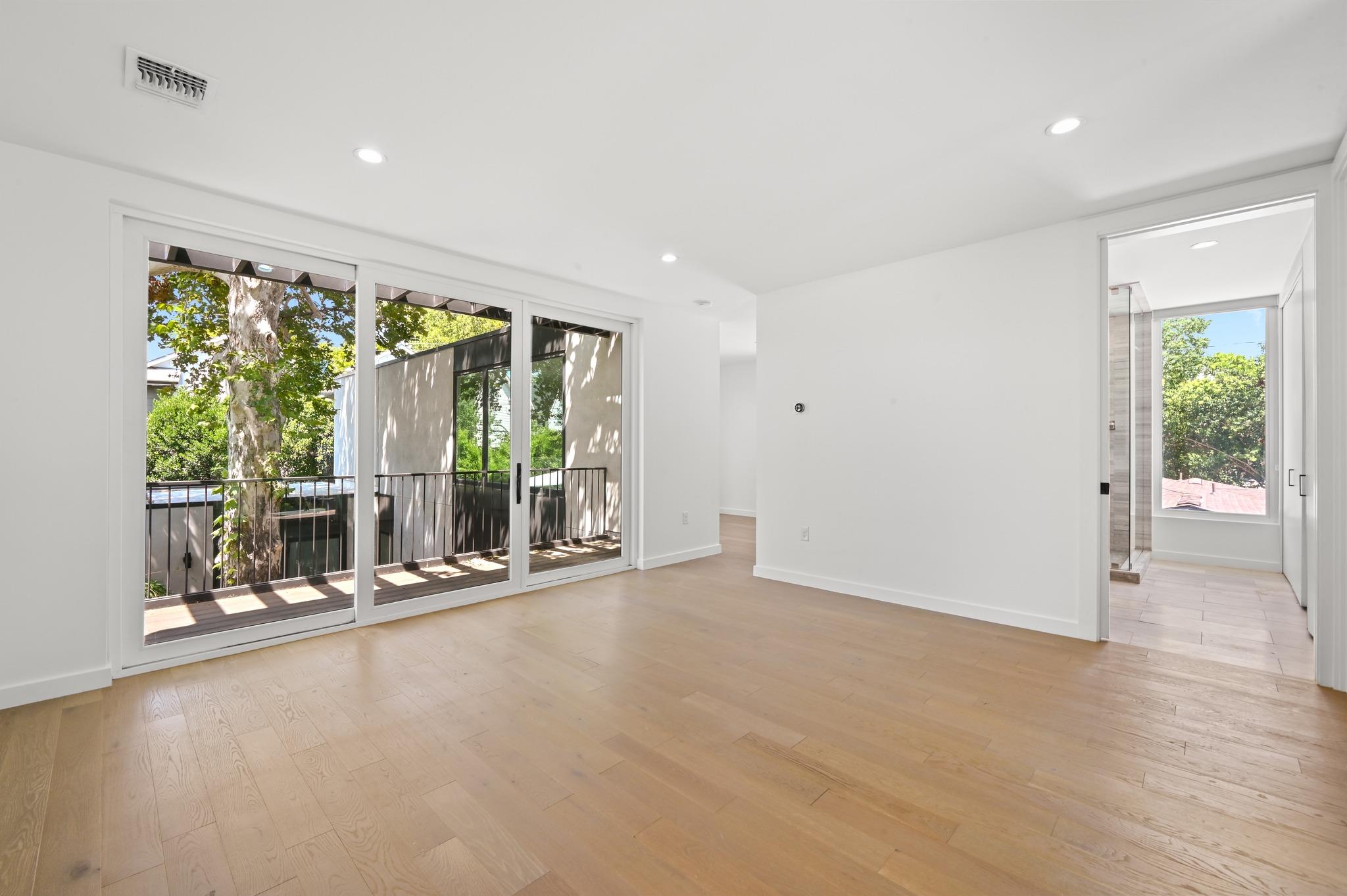 3004 Fontana DR