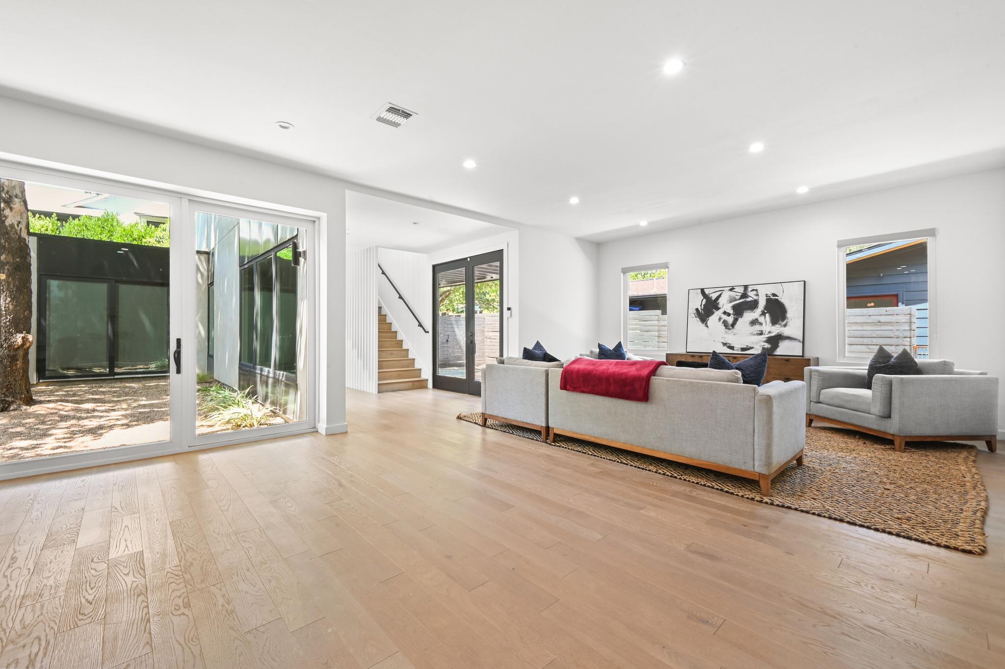 3004 Fontana DR