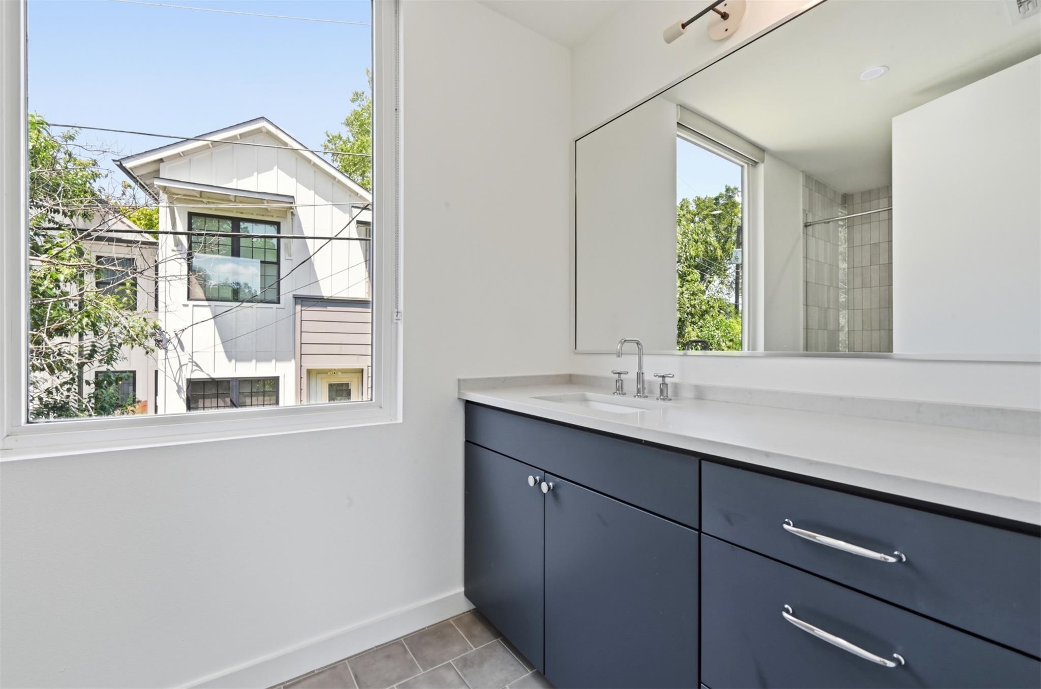 3004 Fontana DR