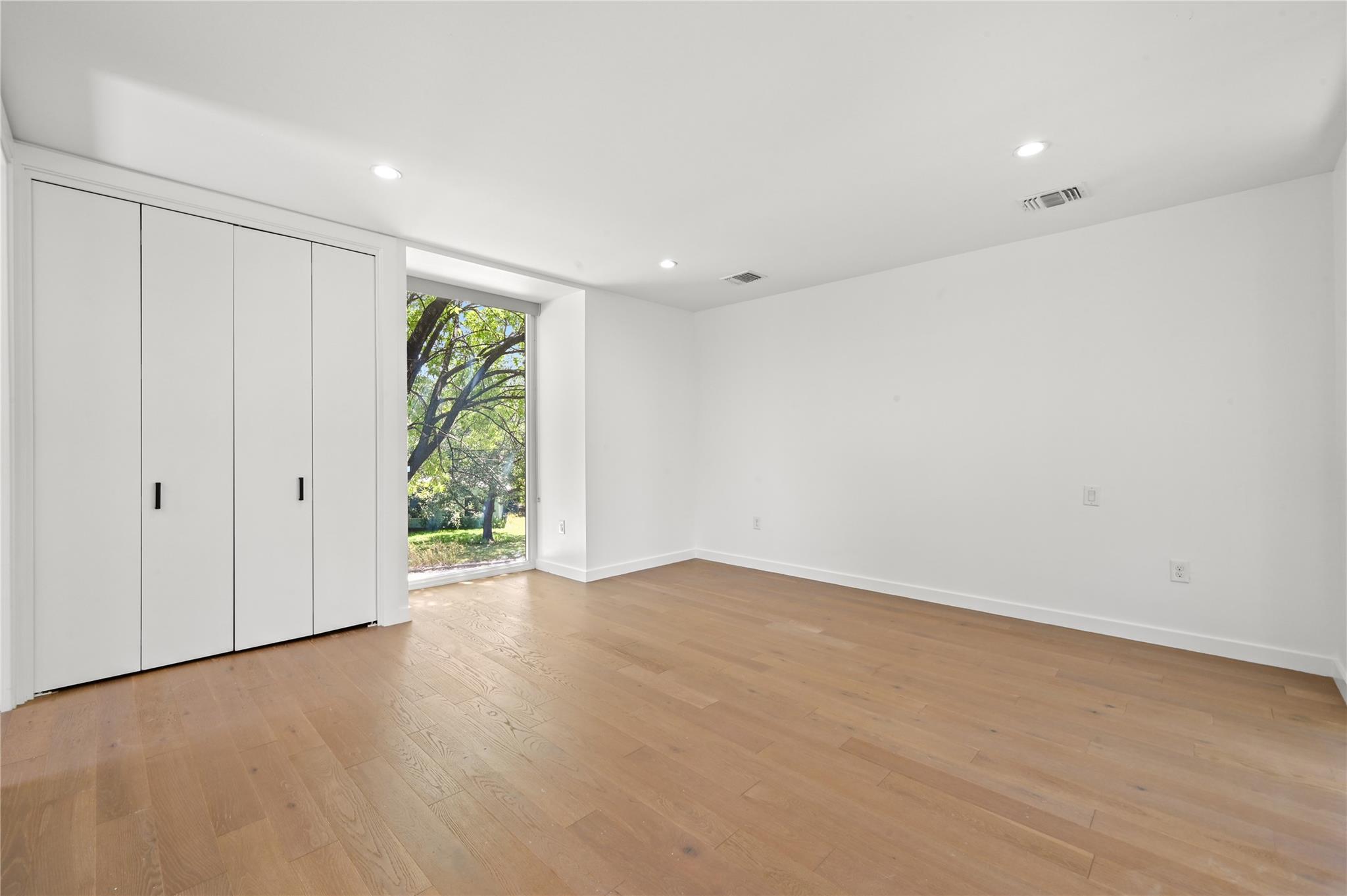 3004 Fontana DR