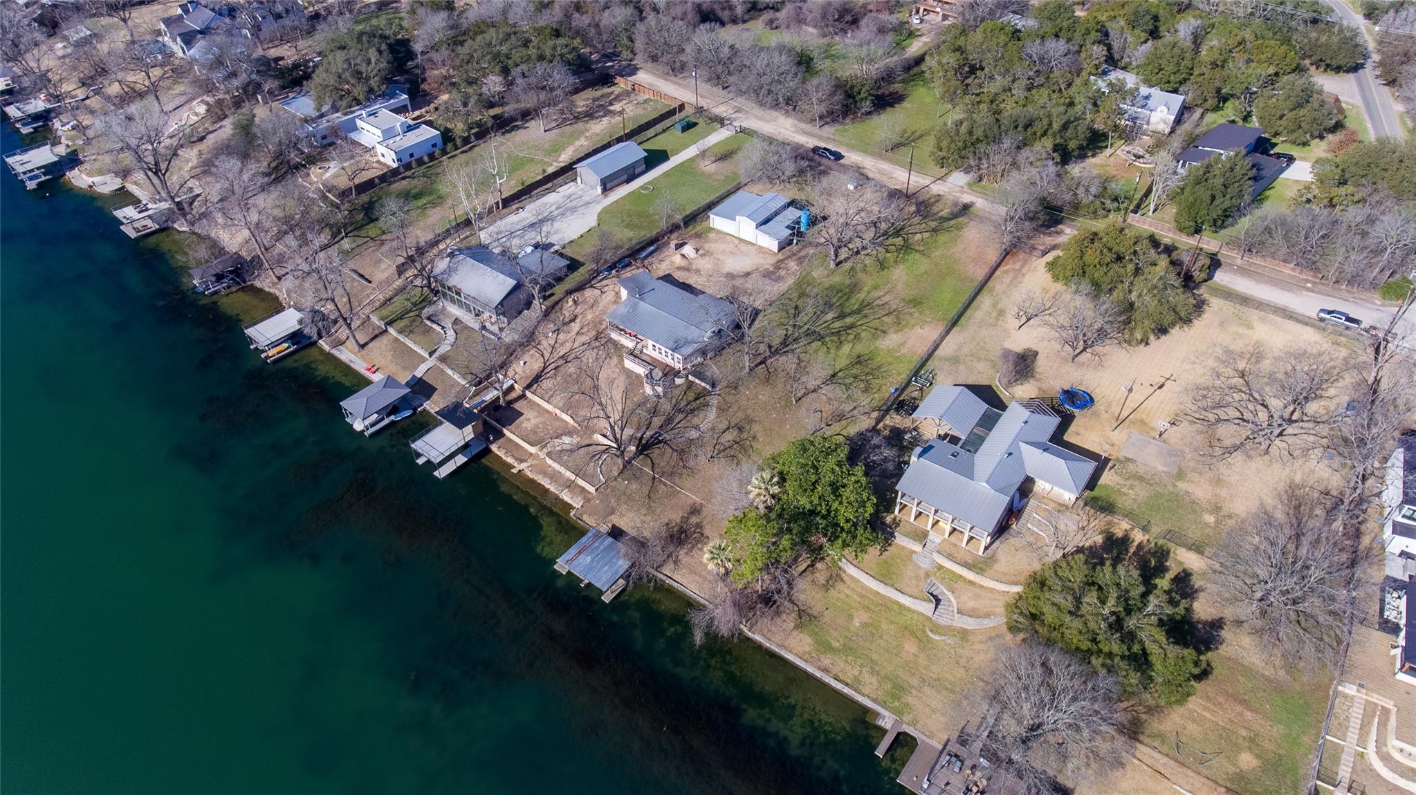 305 Lago Verde DR