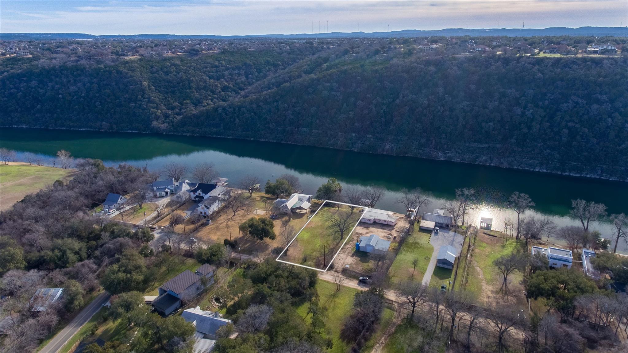 305 Lago Verde DR