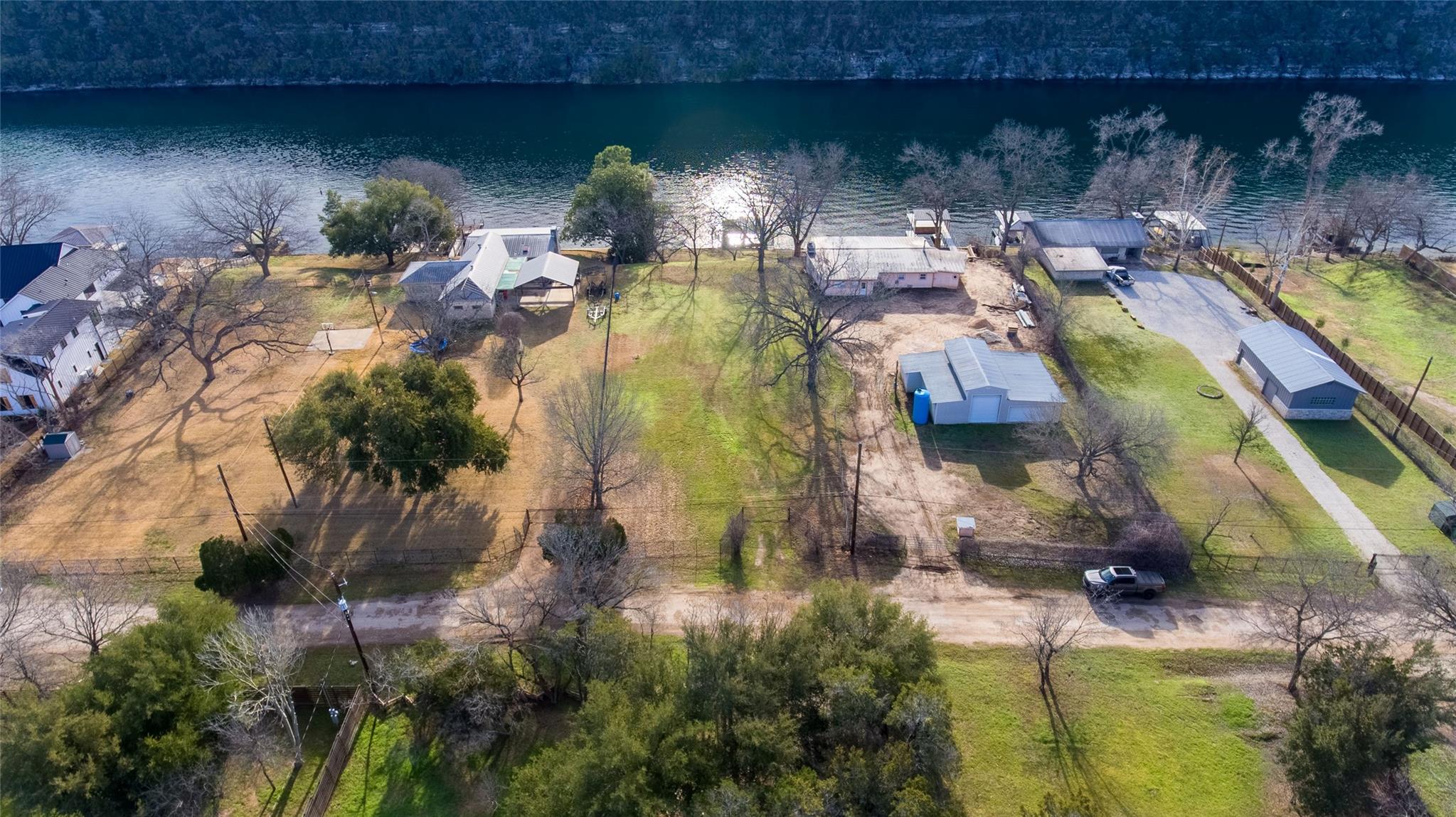 305 Lago Verde DR