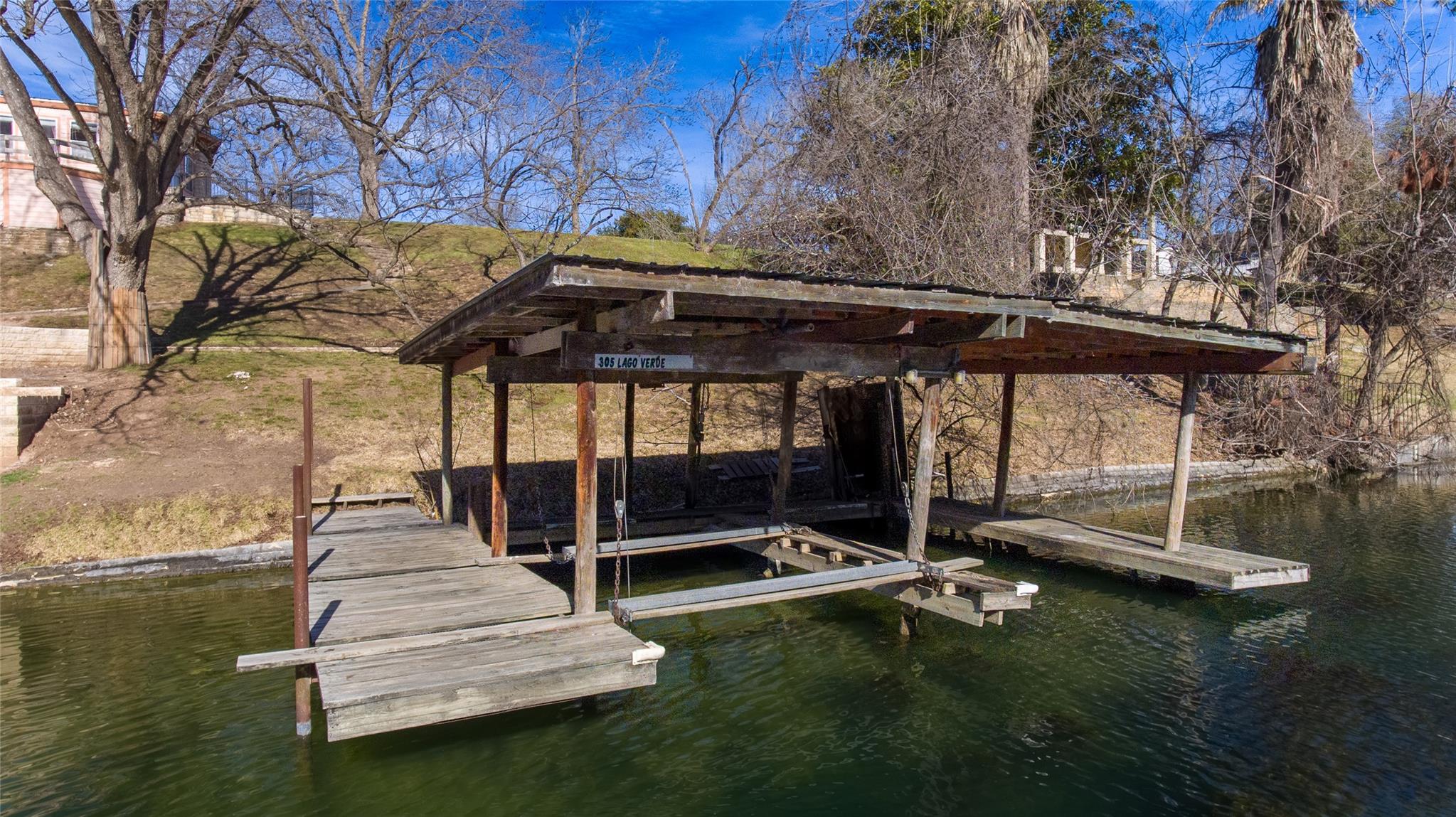 305 Lago Verde DR