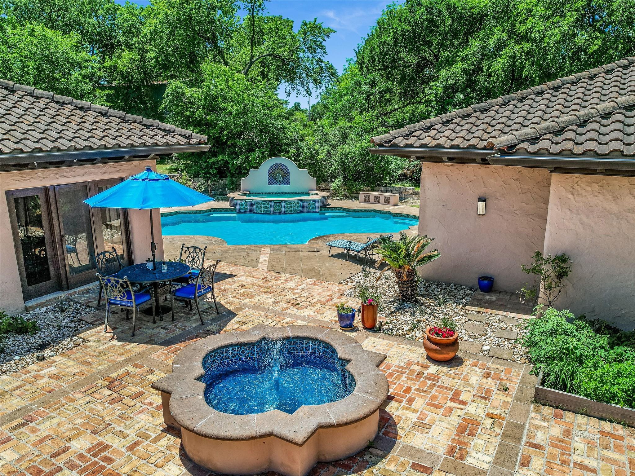 300 Bent Tree CT