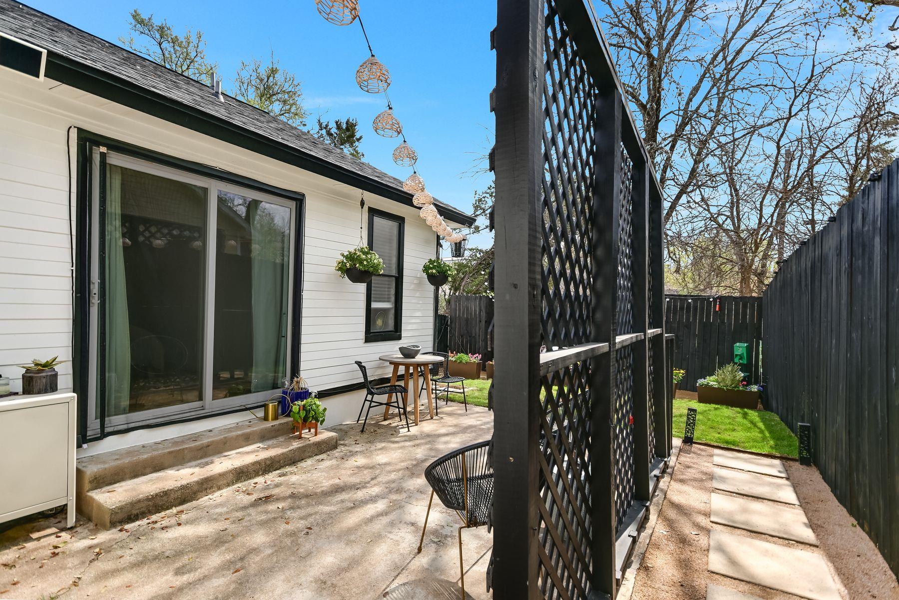 2605 Garrettson DR # B