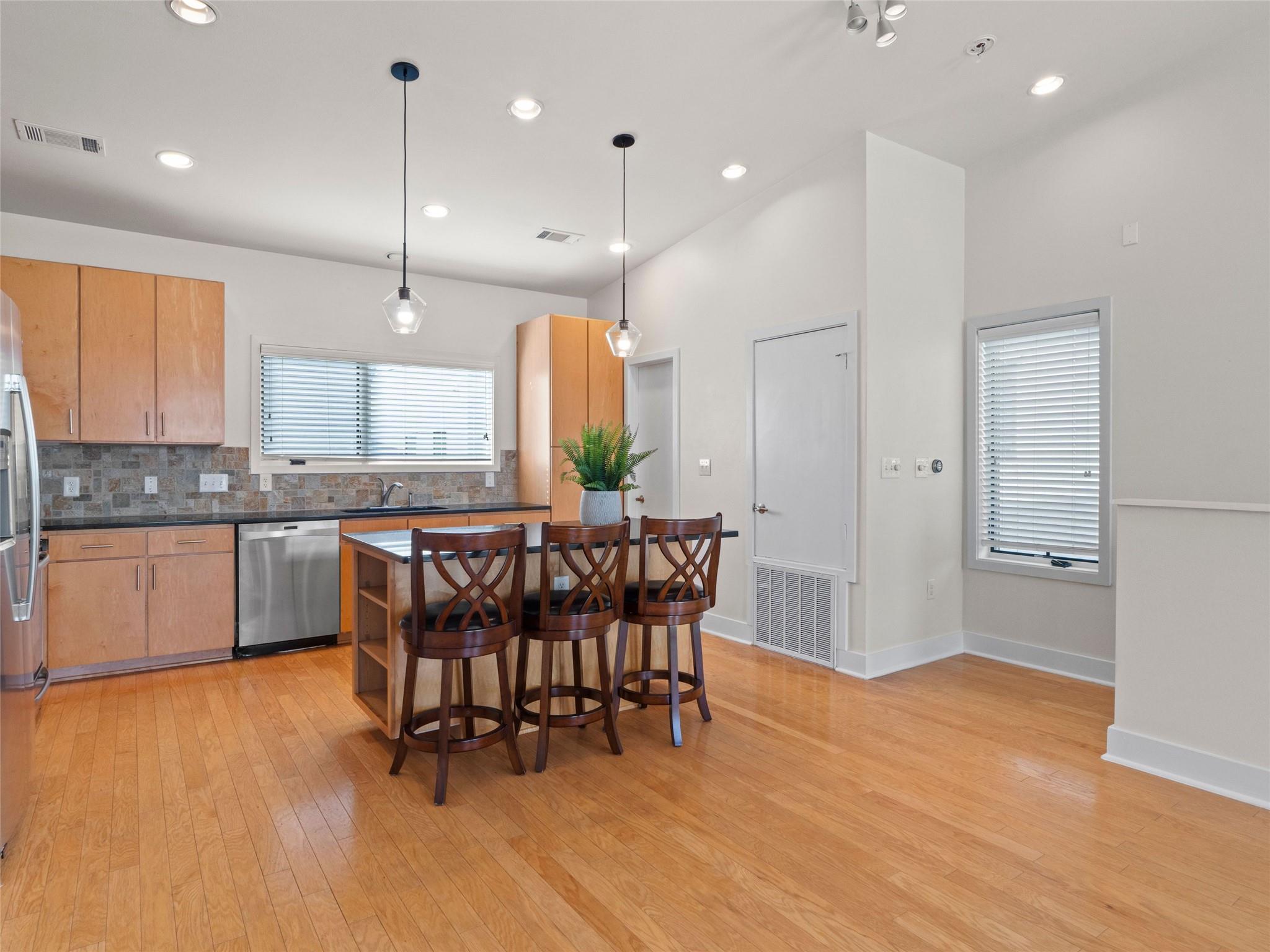 1702 S Lamar BLVD # 9