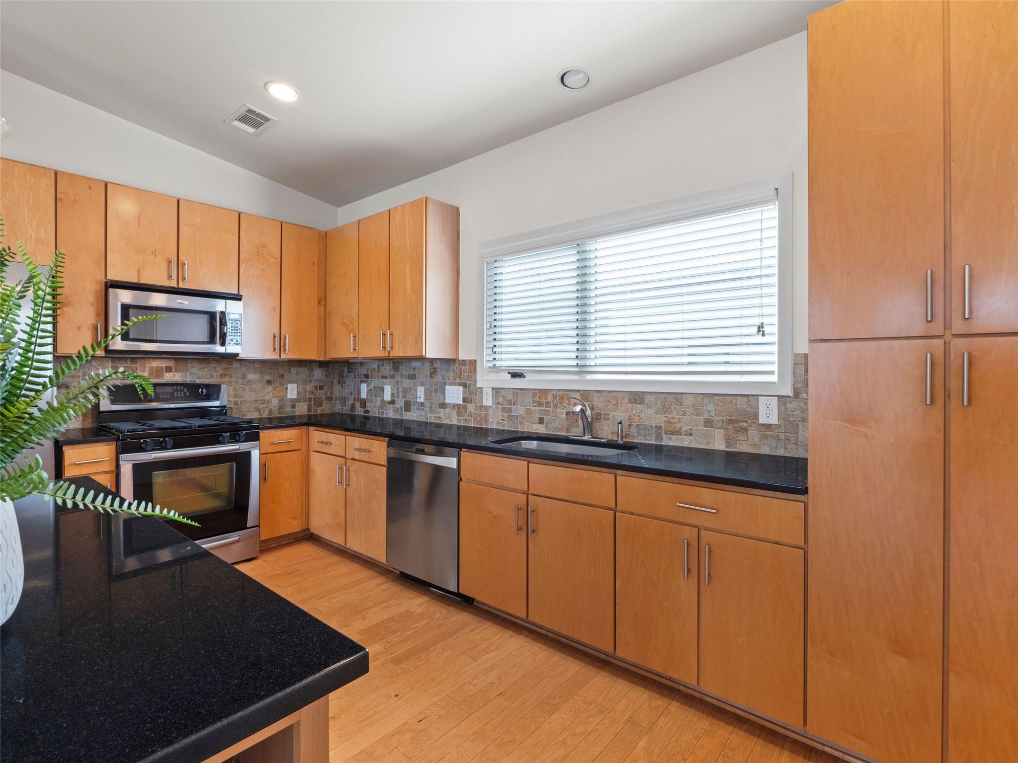 1702 S Lamar BLVD # 9