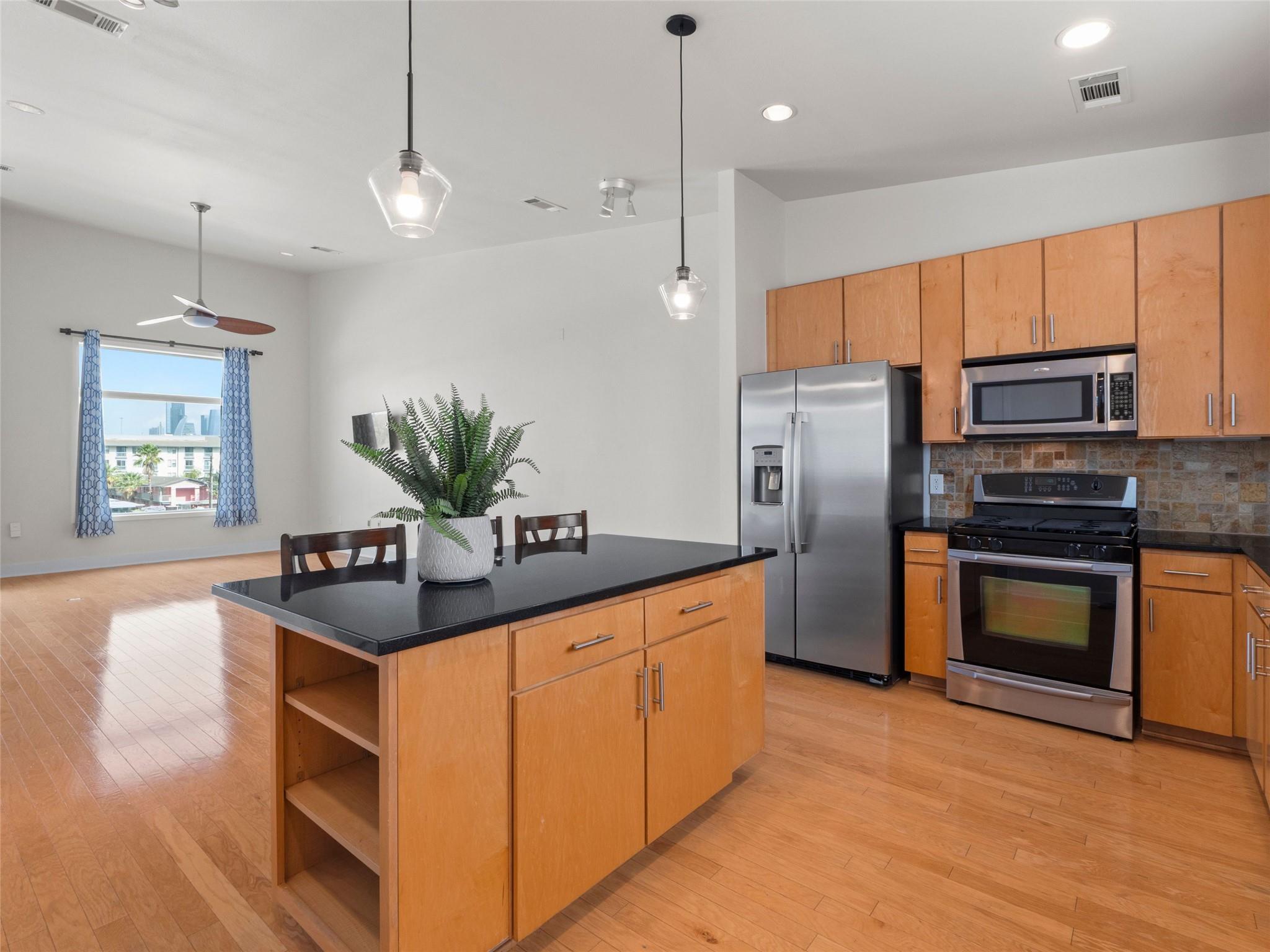1702 S Lamar BLVD # 9