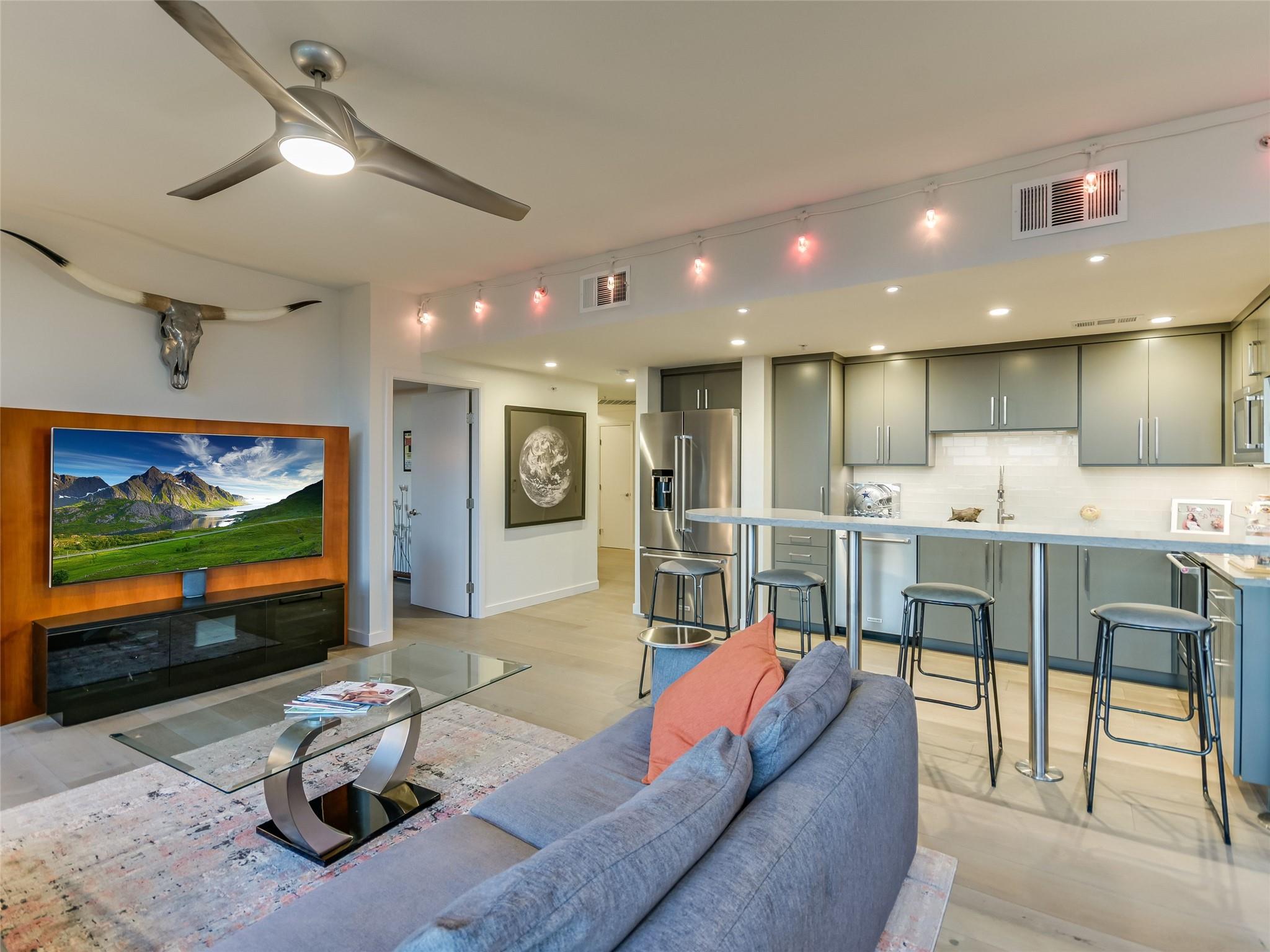 54 Rainey ST # 922