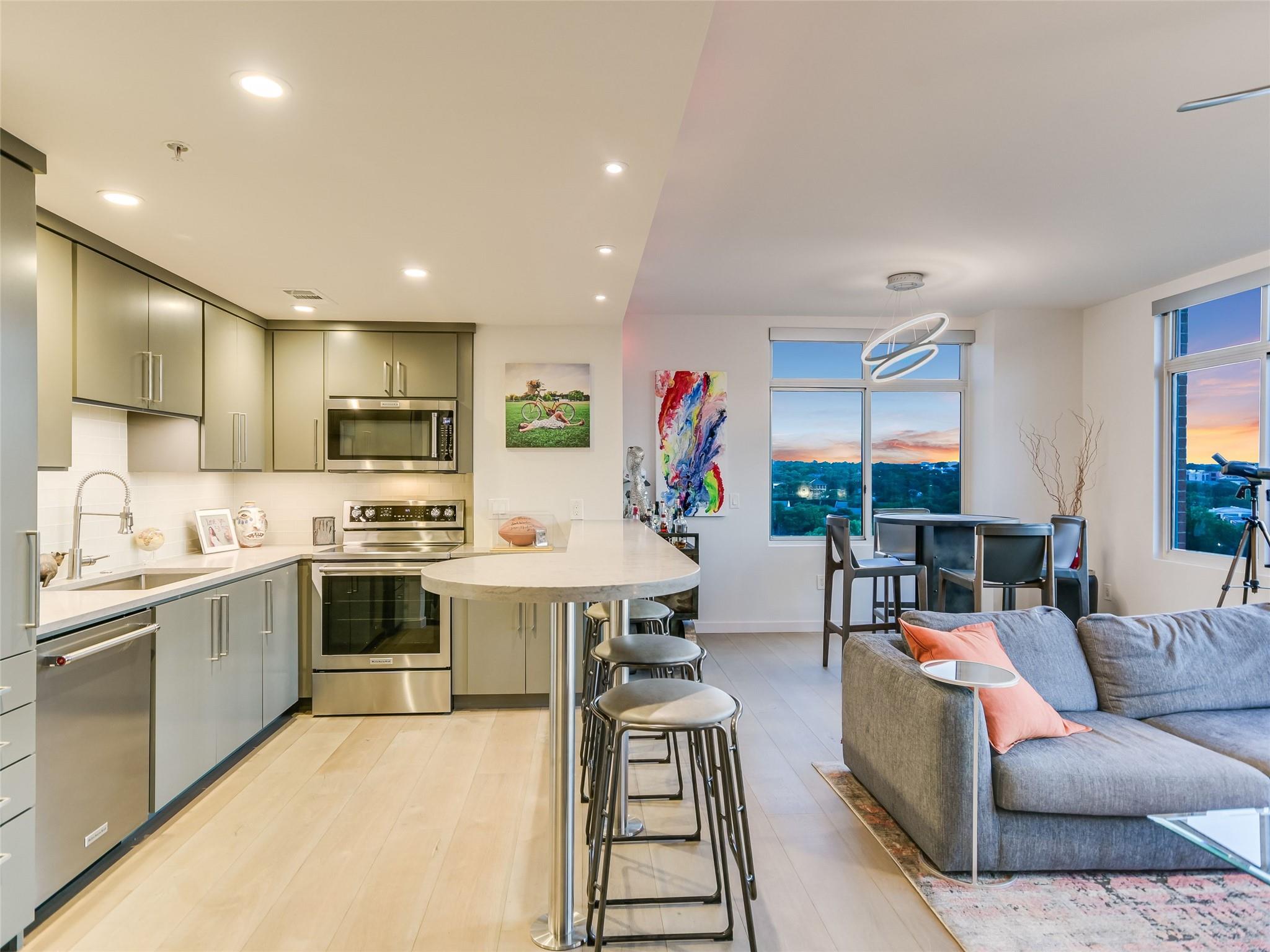54 Rainey ST # 922