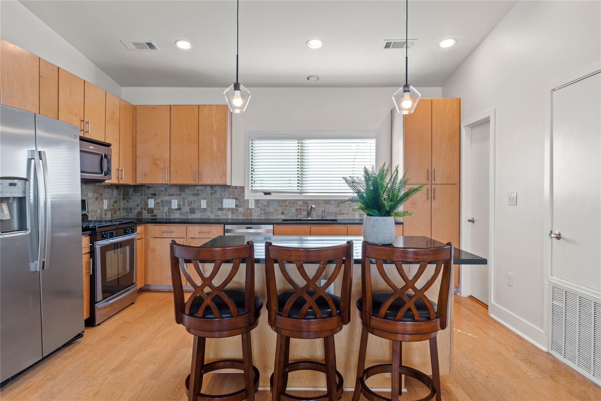 1702 S Lamar BLVD # 9