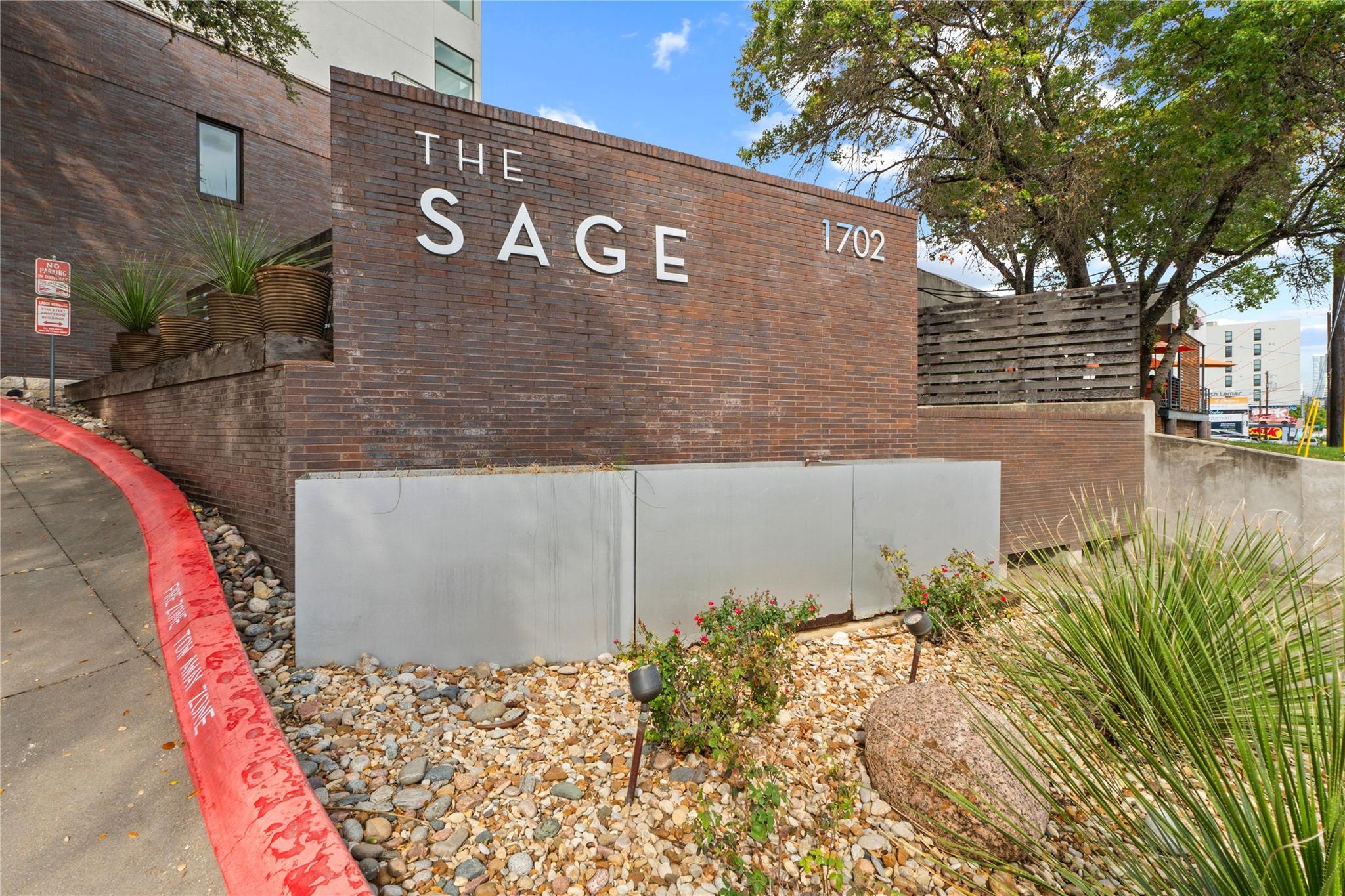 1702 S Lamar BLVD # 9