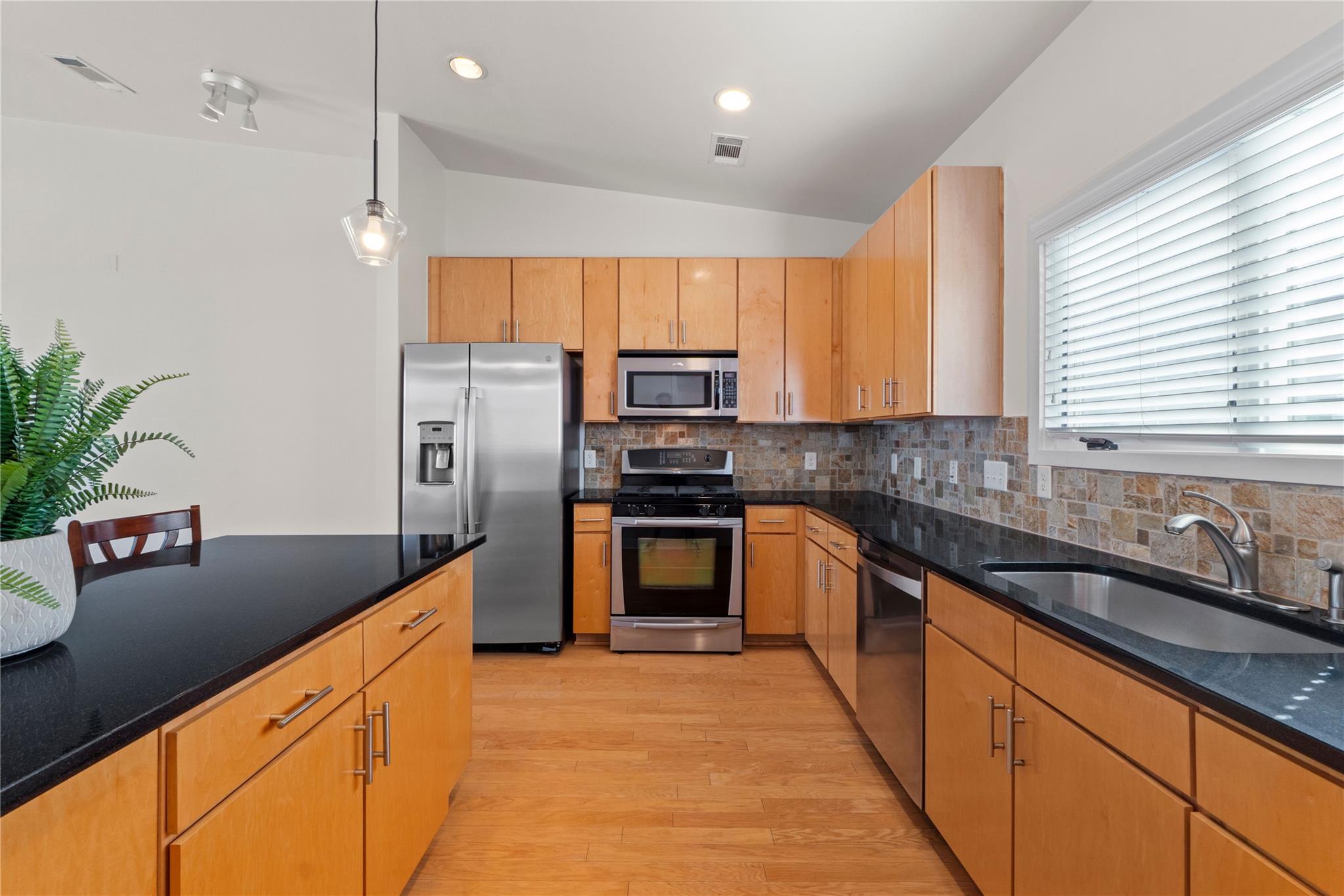 1702 S Lamar BLVD # 9