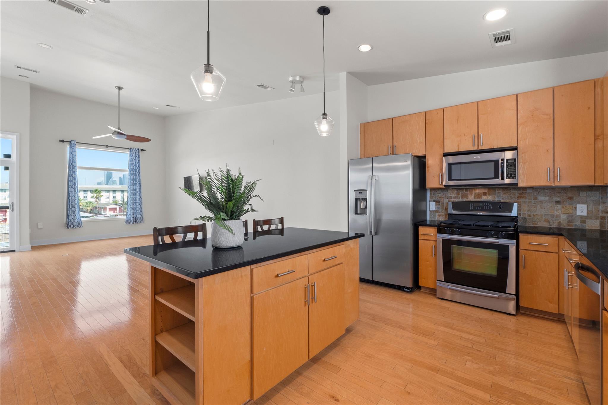 1702 S Lamar BLVD # 9