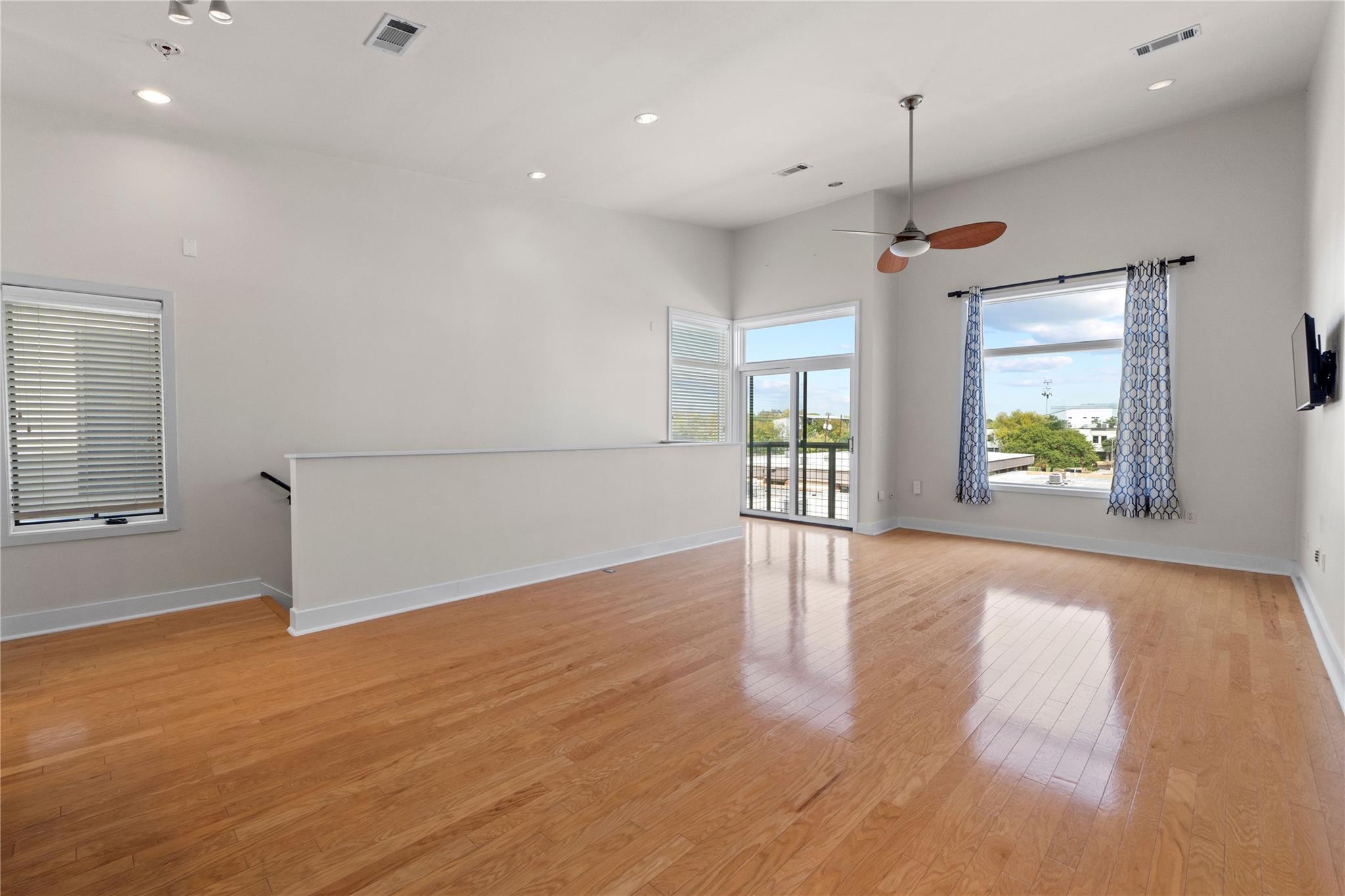 1702 S Lamar BLVD # 9